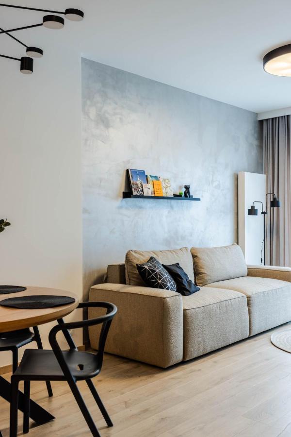 Klimatyzowany Apartament Very Berry Z Parkingiem W Poznaniu By Noclegi Renters Екстер'єр фото
