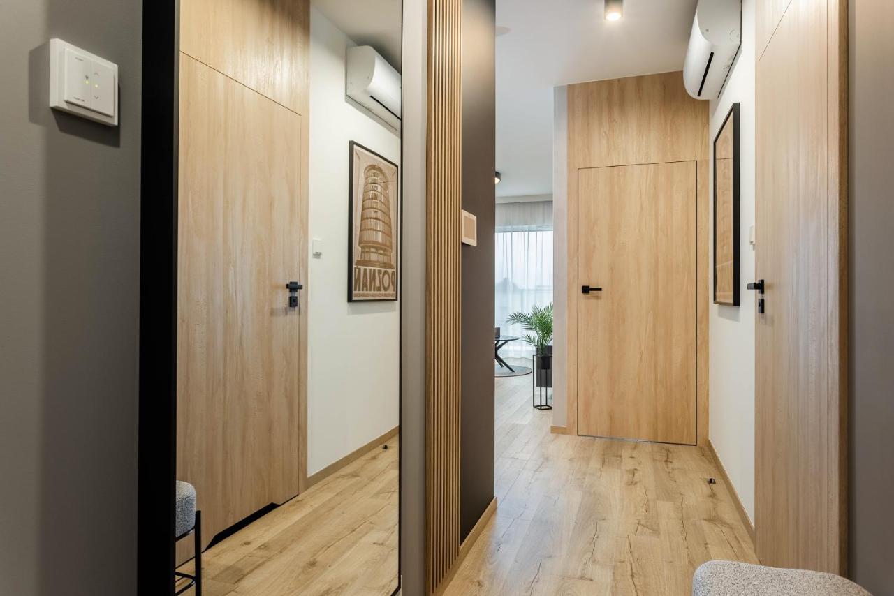 Klimatyzowany Apartament Very Berry Z Parkingiem W Poznaniu By Noclegi Renters Екстер'єр фото