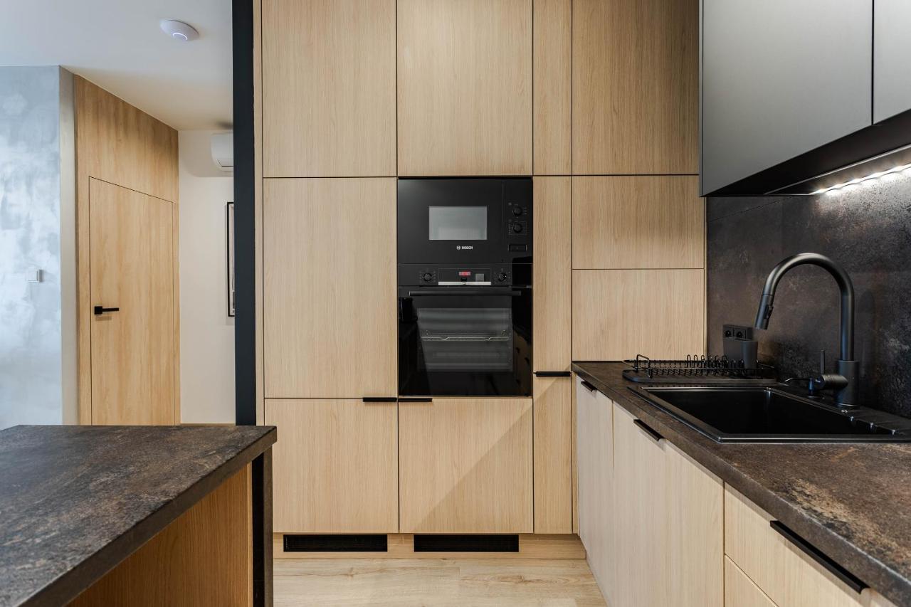 Klimatyzowany Apartament Very Berry Z Parkingiem W Poznaniu By Noclegi Renters Екстер'єр фото
